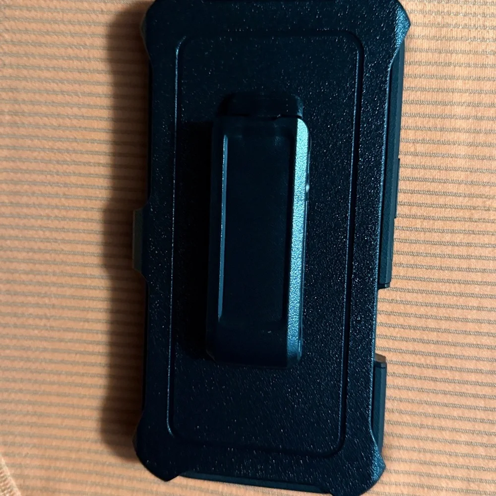 Otterbox Defender Cover (New) For iphone 16 Pro Case with Clip Fit..